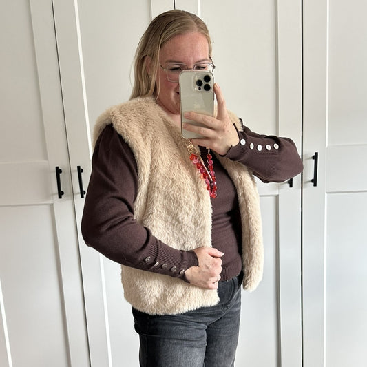Fluffy gilet